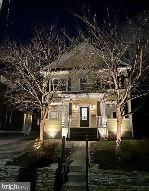 1244 Taylor St, Arlington VA 22201-5728 exterior