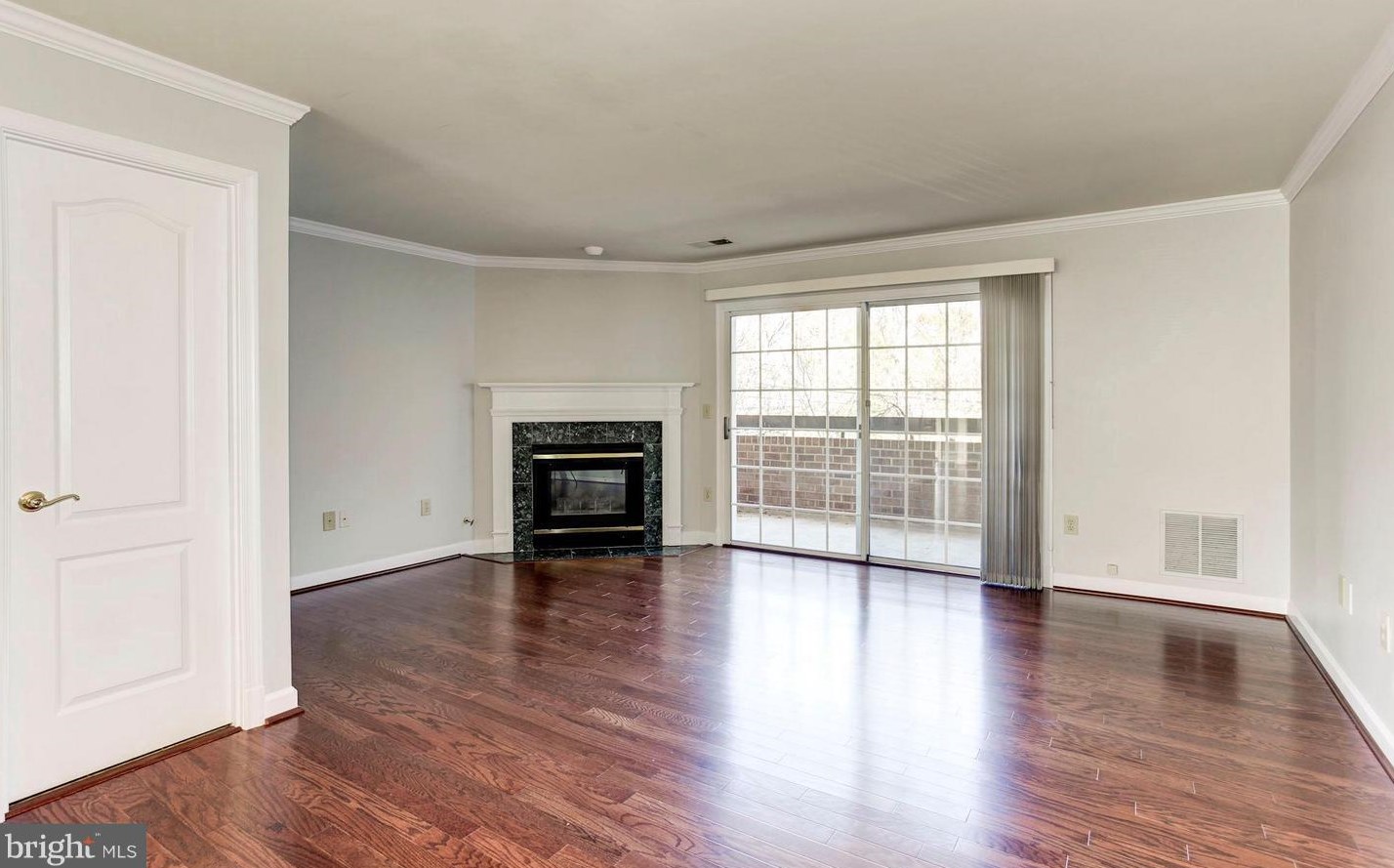 6916 Fairfax Dr #312, Arlington, VA 22213