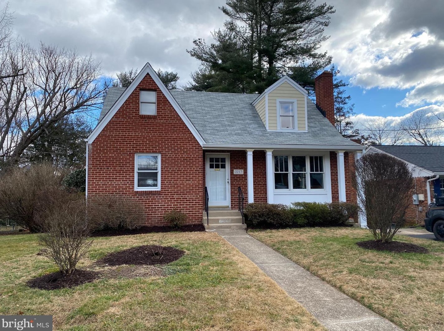 2217 N Madison St, Arlington, VA 22205
