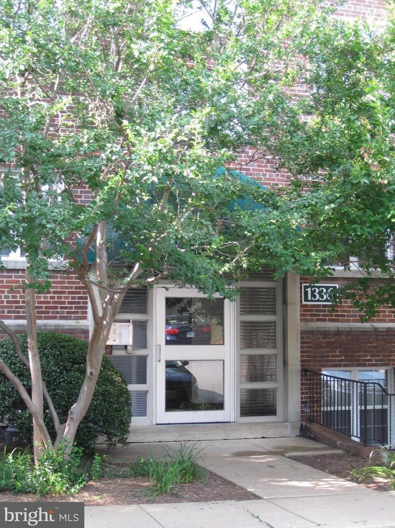 1336 N Ode St #6, Arlington, VA 22209