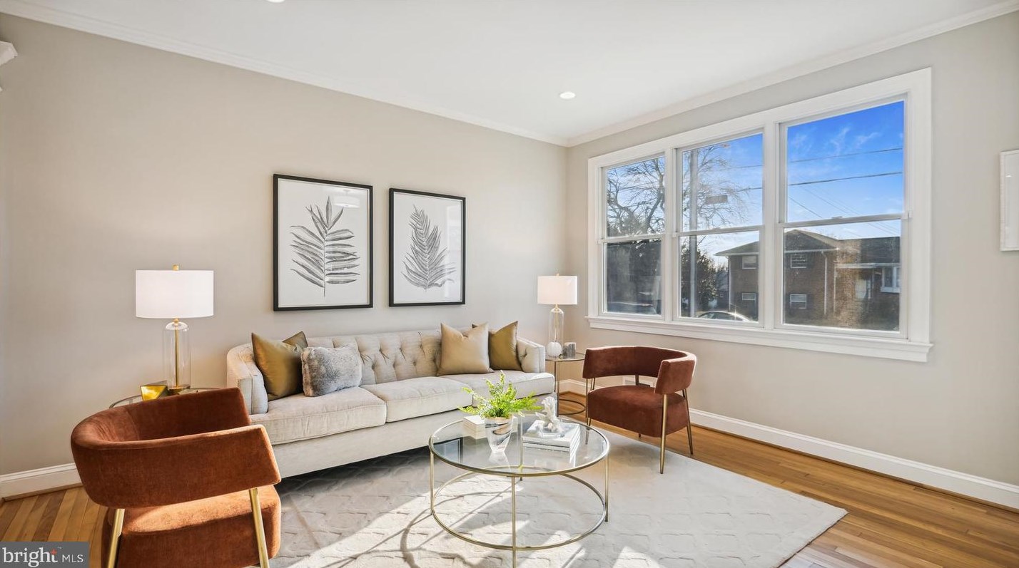 2525 Kenilworth St, Arlington VA  22207-1420 exterior