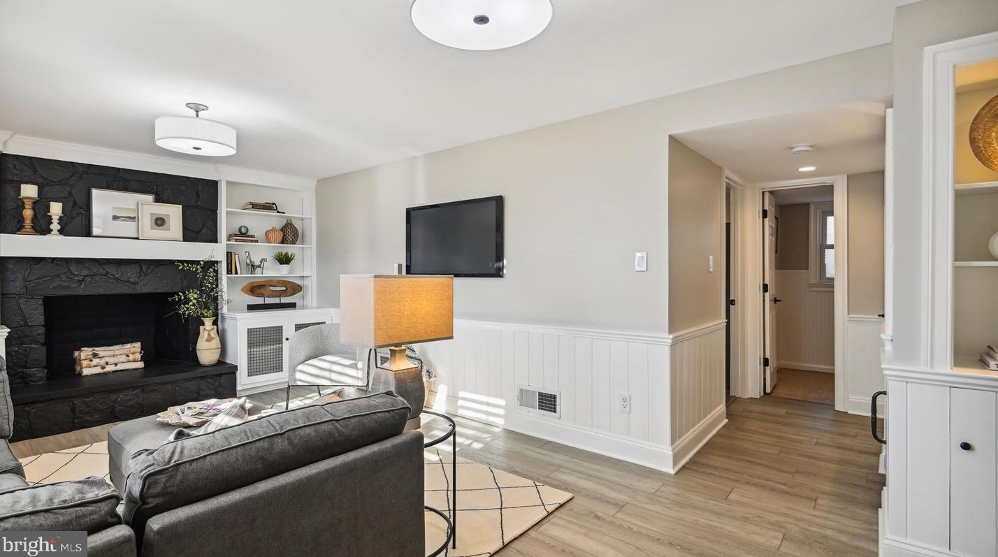 2525 Kenilworth St, Arlington VA  22207-1420 exterior