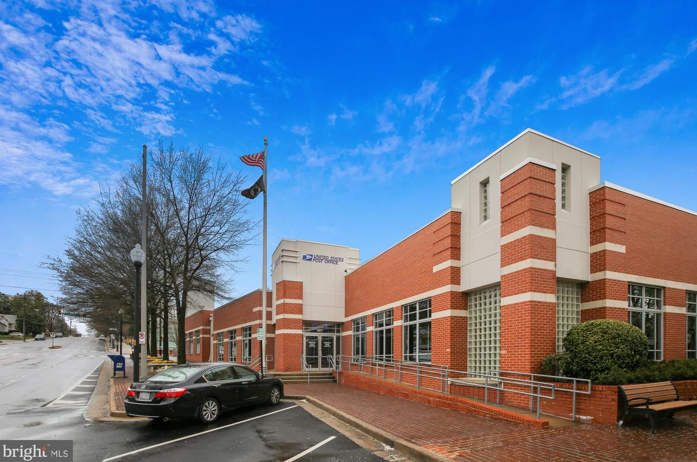 2525 Kenilworth St, Arlington VA  22207-1420 exterior