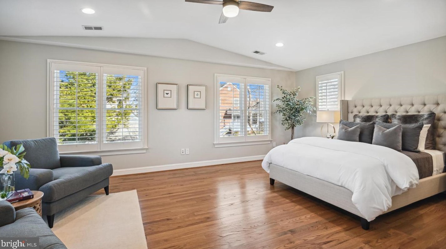 2525 Kenilworth St, Arlington VA  22207-1420 exterior