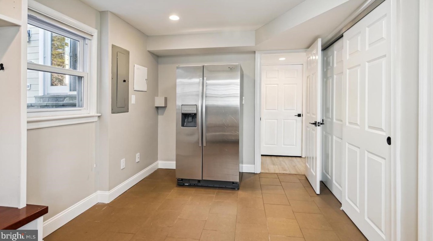 2525 Kenilworth St, Arlington VA  22207-1420 exterior