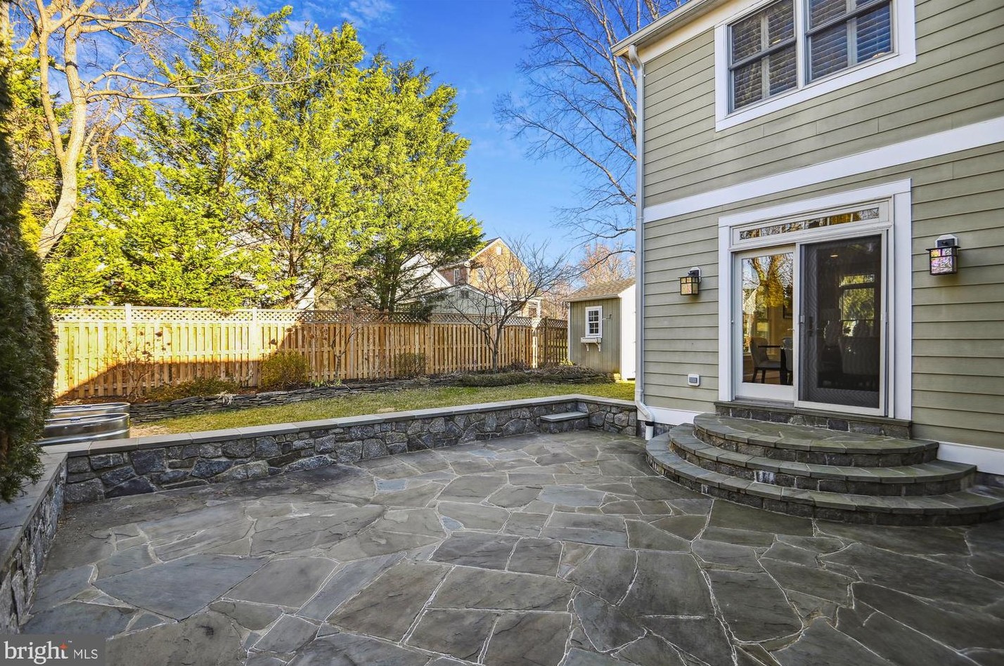 2525 Kenilworth St, Arlington VA  22207-1420 exterior