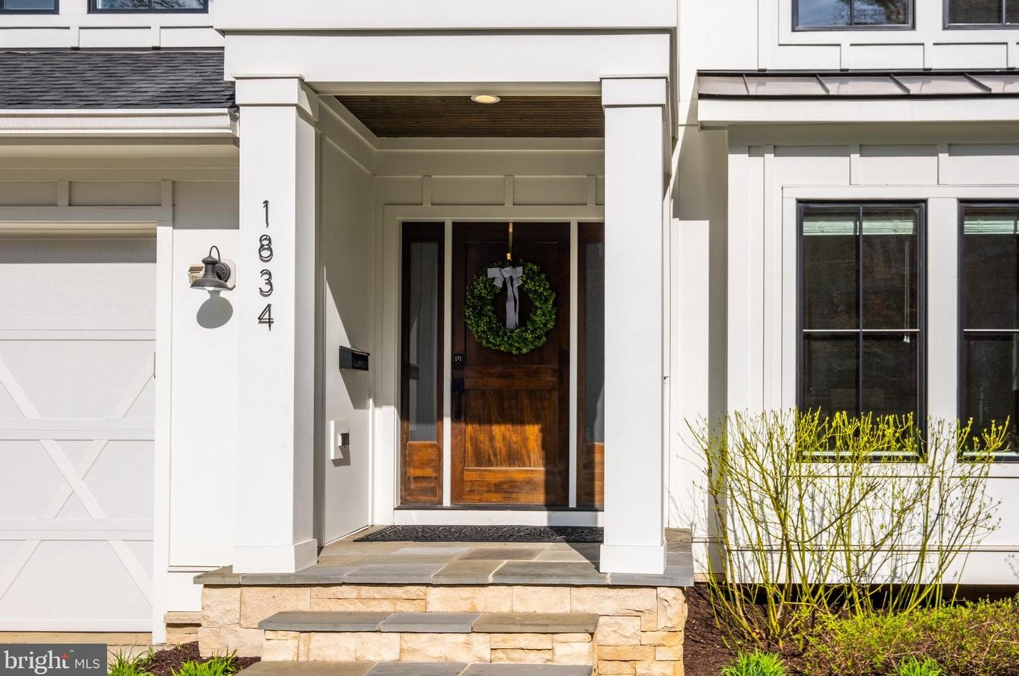 1834 Kirkwood Pl, Arlington, VA 22201-5243