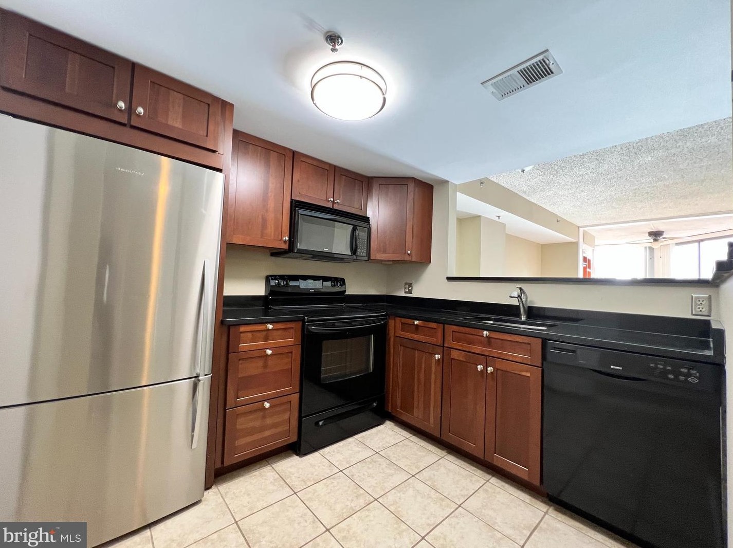 1001 N Vermont St #803, Arlington, VA 22201