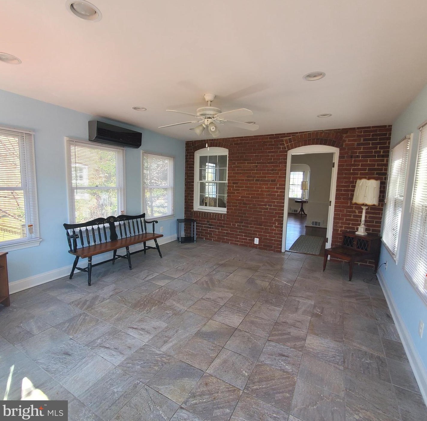 500 Garfield St, Arlington, VA 22204-2087