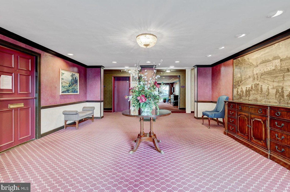 1200 S Arlington Ridge Rd #716, Arlington, VA 22202