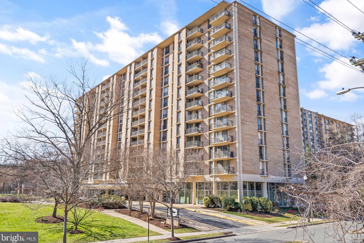 4600 S Four Mile Run Dr #913, Arlington, VA 22204