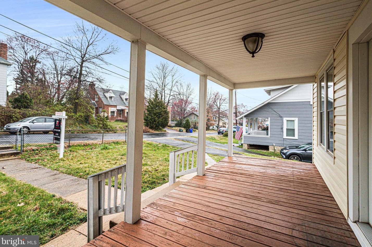 12 Highland St, Arlington, VA 22201-1026
