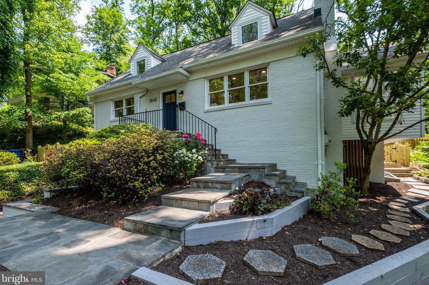 2645 June St, Arlington, VA 22202-2250