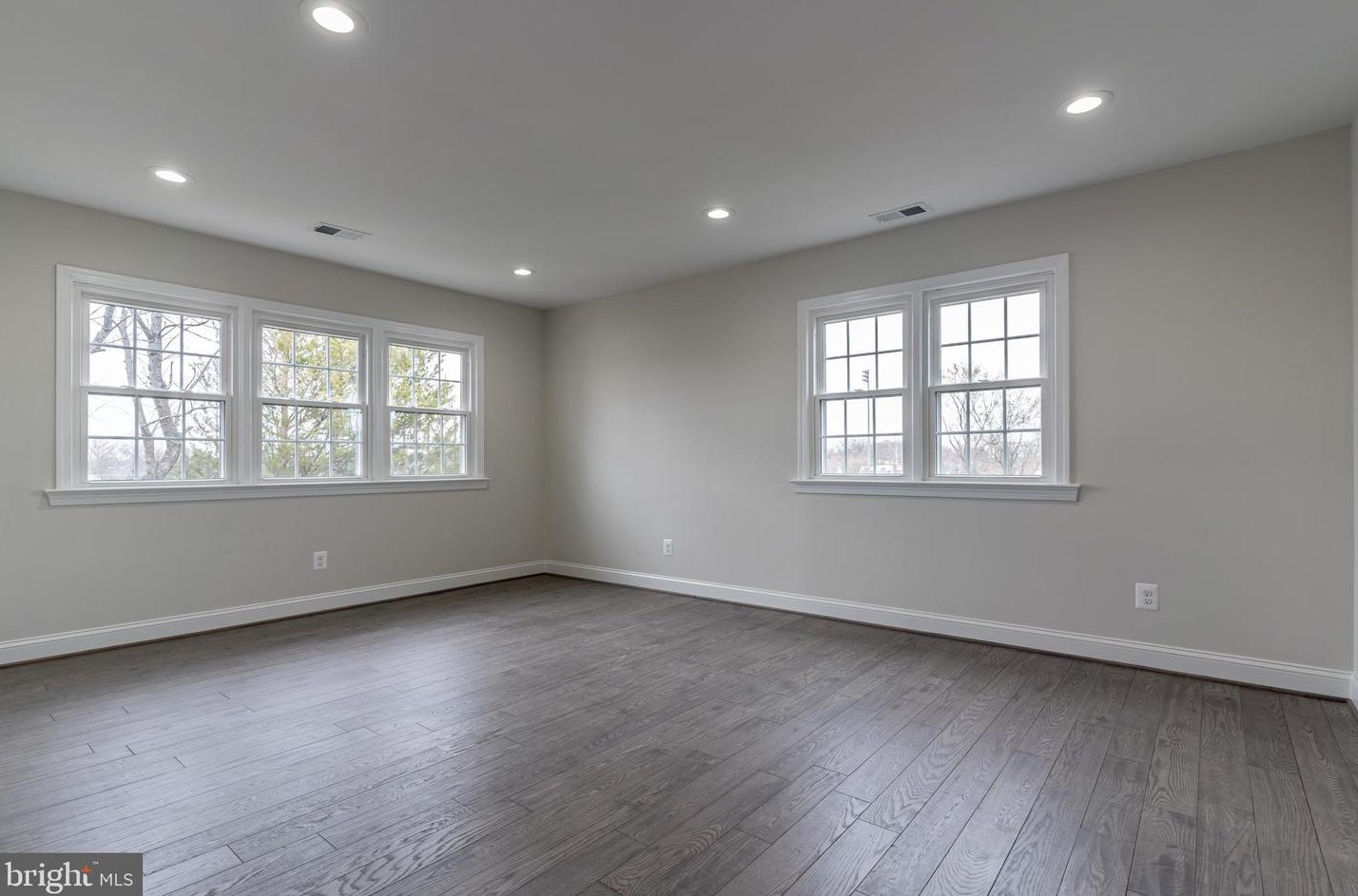 1418 Dinwiddie St, Arlington VA  22206-1069 exterior