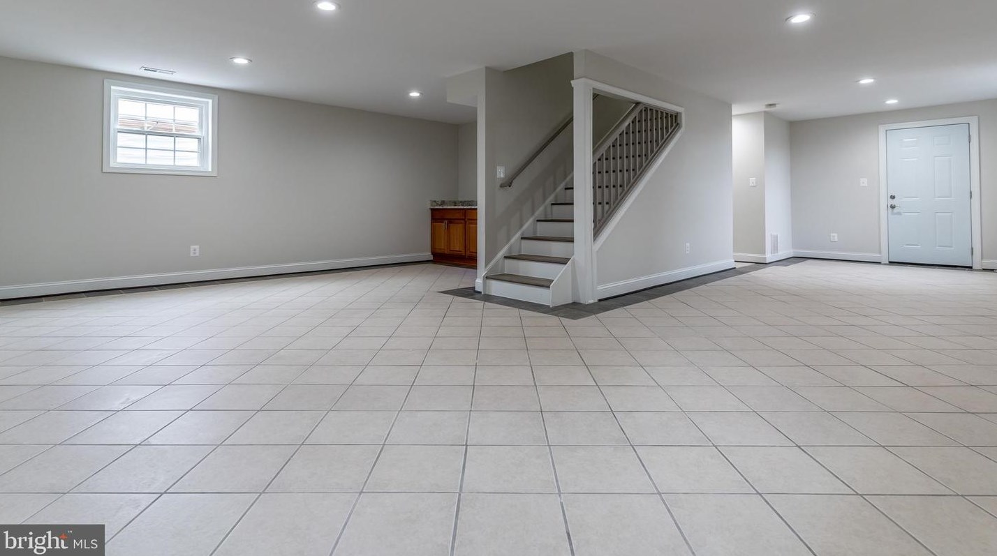 1418 Dinwiddie St, Arlington VA  22206-1069 exterior