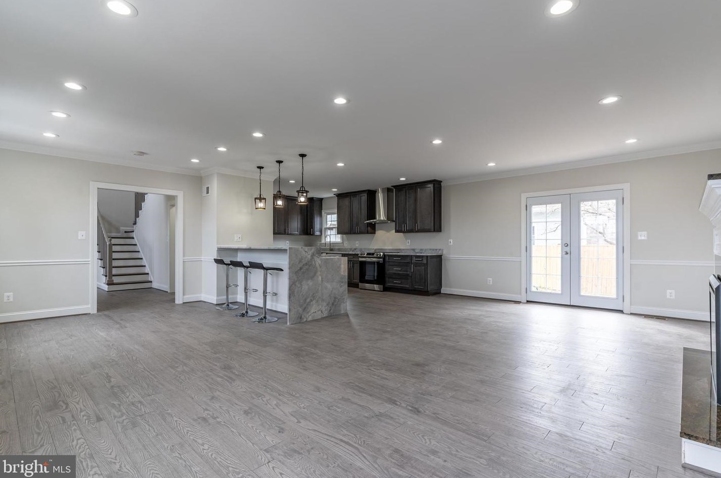 1418 Dinwiddie St, Arlington VA  22206-1069 exterior