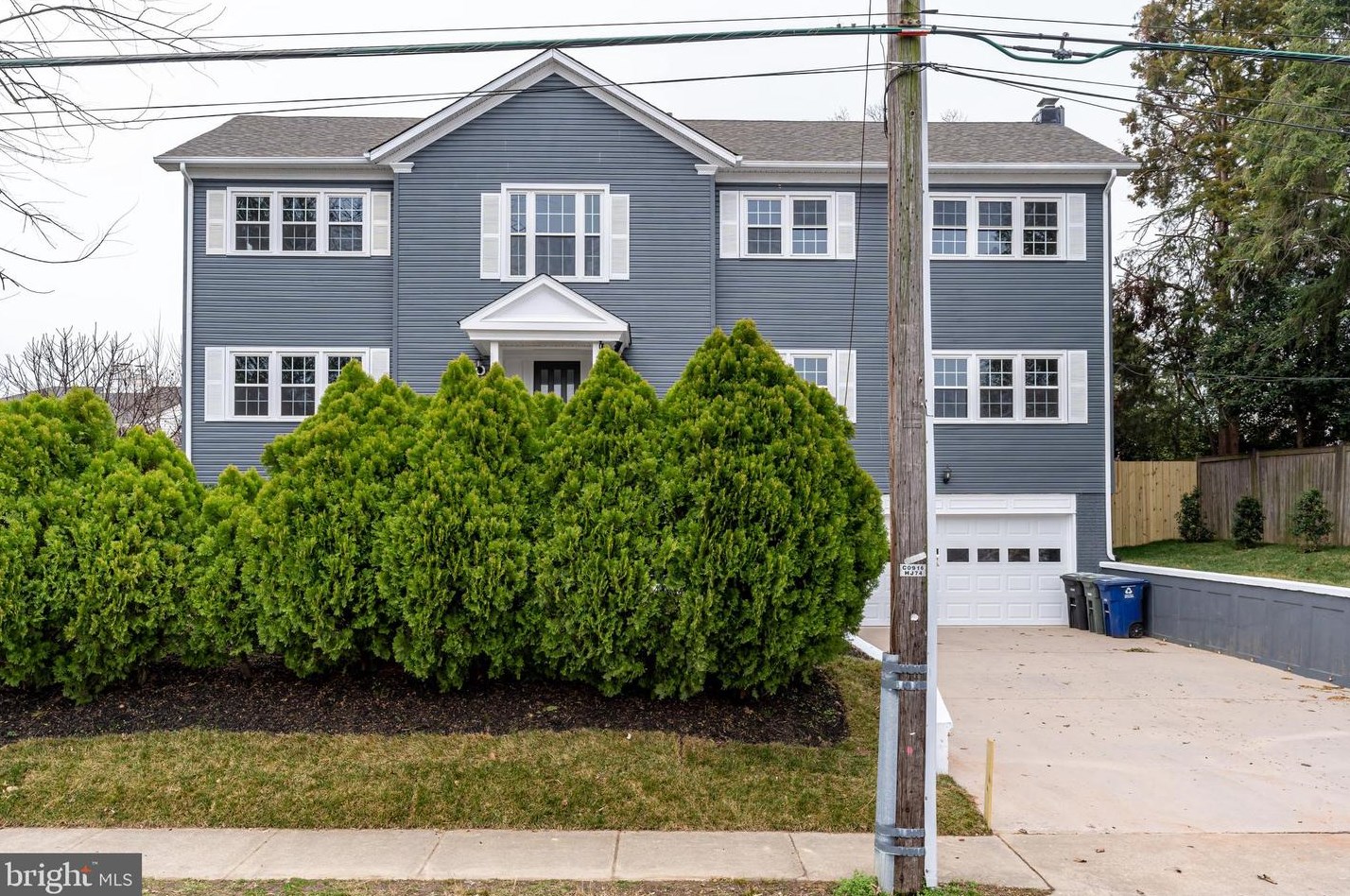 1418 Dinwiddie St, Arlington VA  22206-1069 exterior