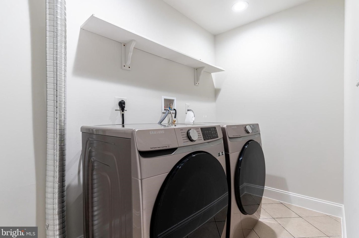 1418 Dinwiddie St, Arlington VA  22206-1069 exterior