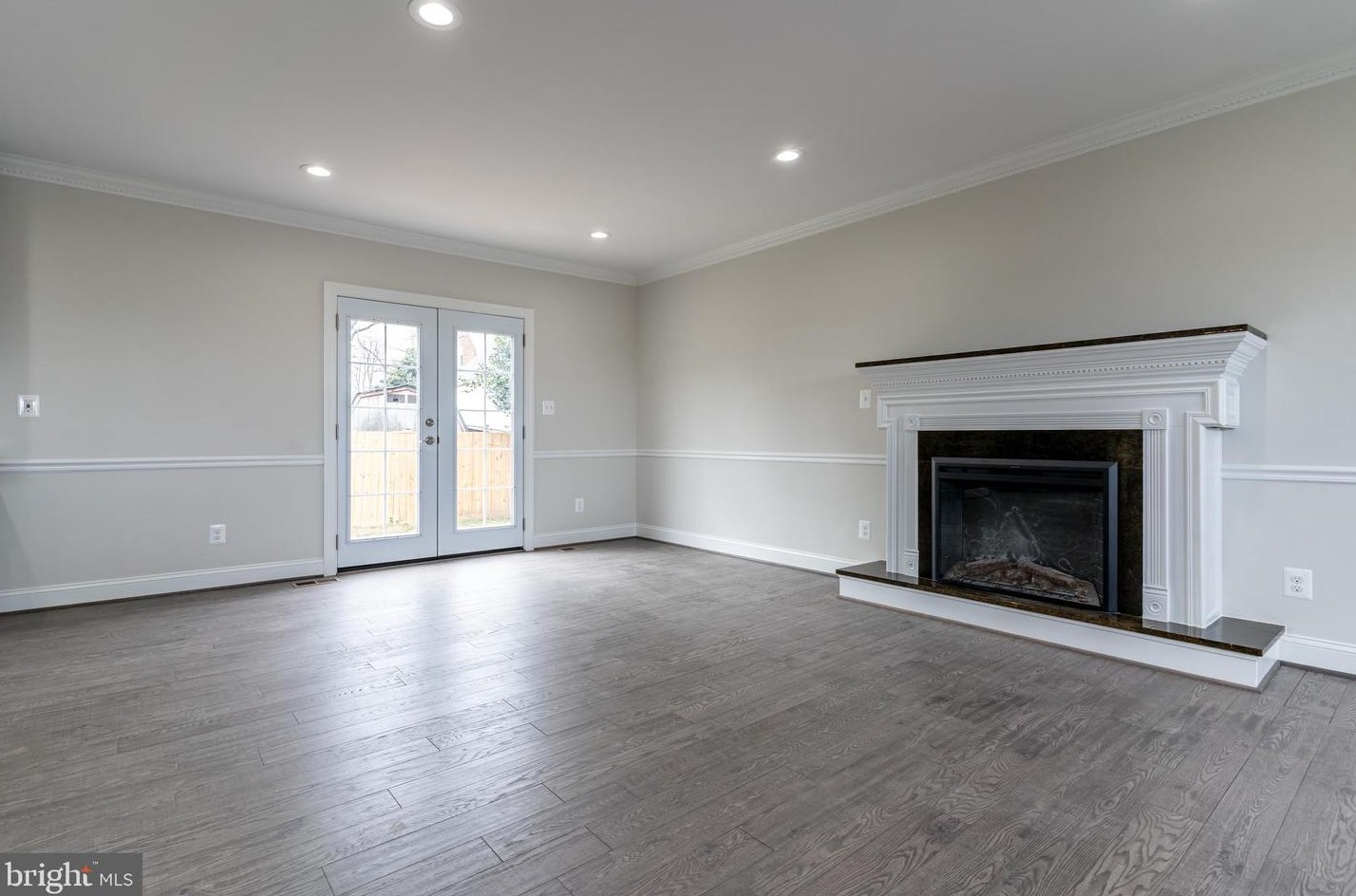 1418 Dinwiddie St, Arlington VA  22206-1069 exterior