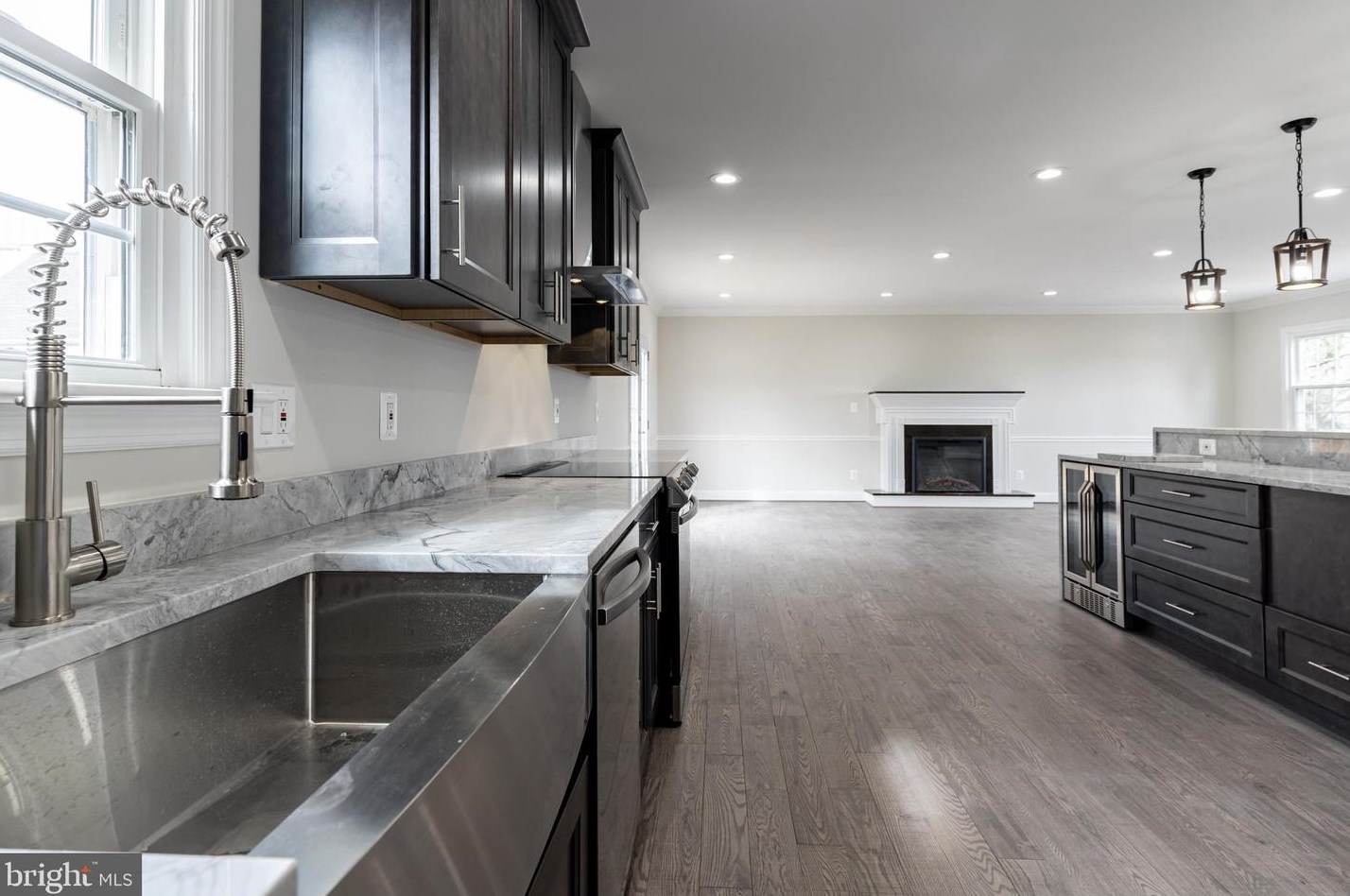 1418 Dinwiddie St, Arlington VA  22206-1069 exterior