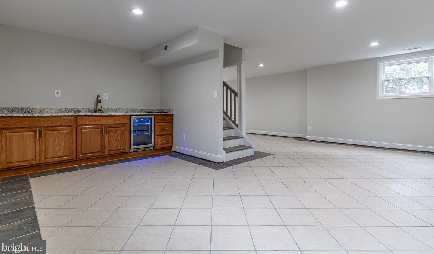 1418 Dinwiddie St, Arlington VA  22206-1069 exterior