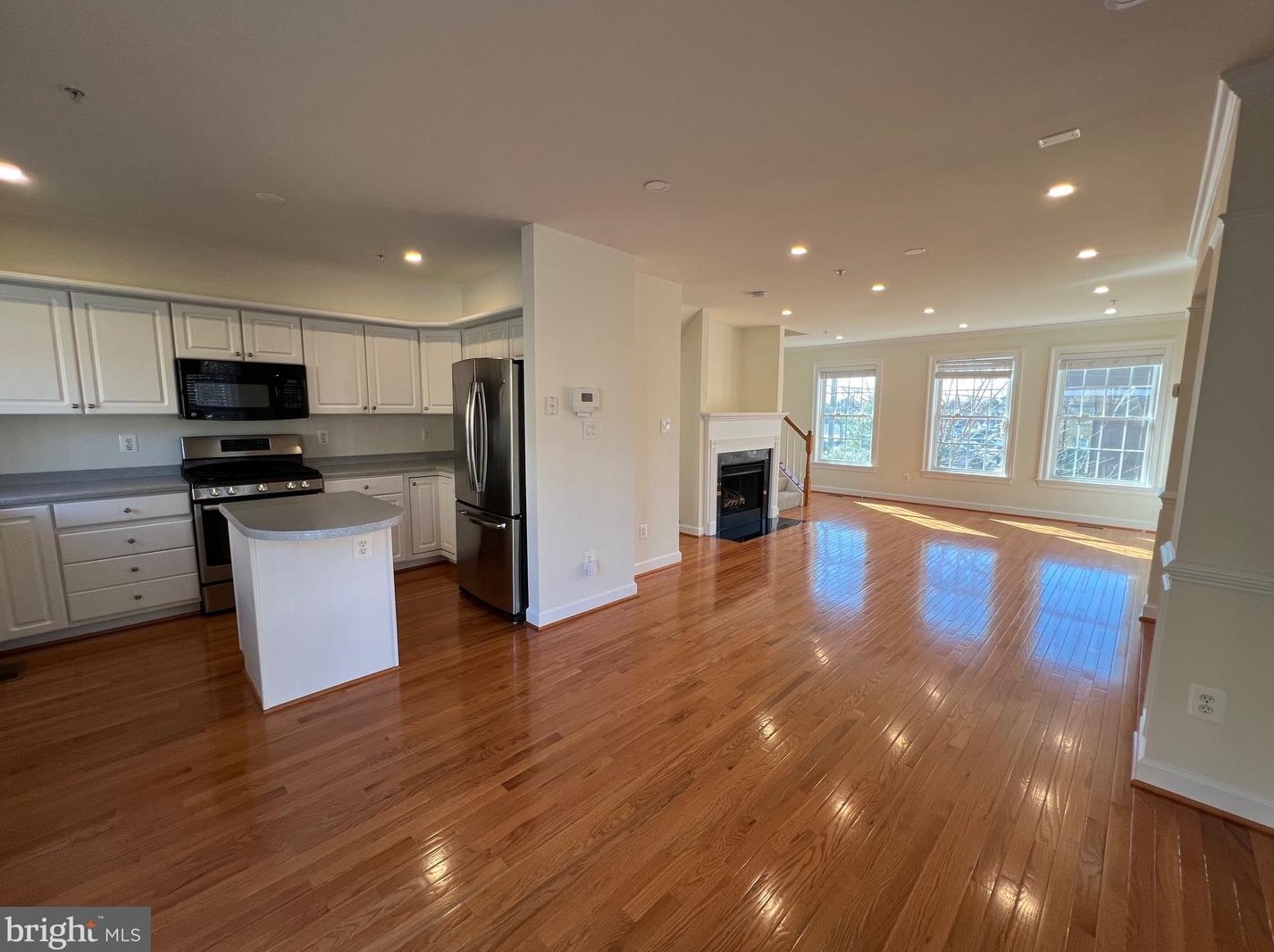 2406 N Greenbrier Ct, Arlington, VA 22207