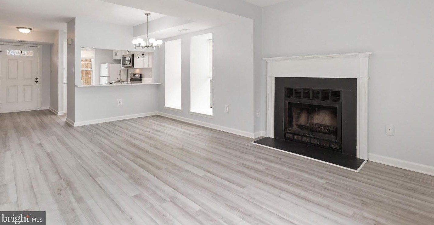 2403 S Walter Reed Dr S, Arlington, VA 22206