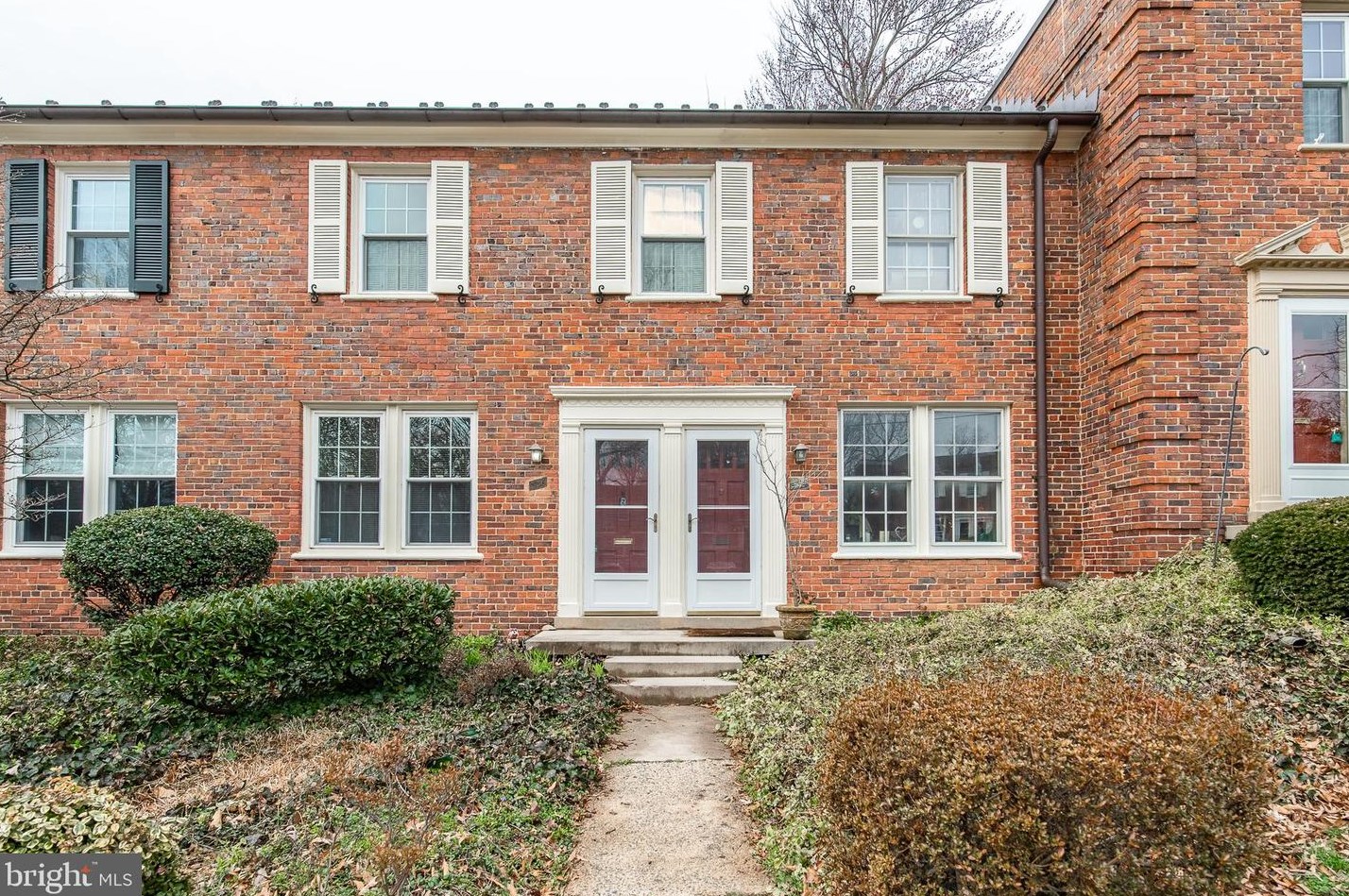 1300 S Barton St #336, Arlington, VA 22204