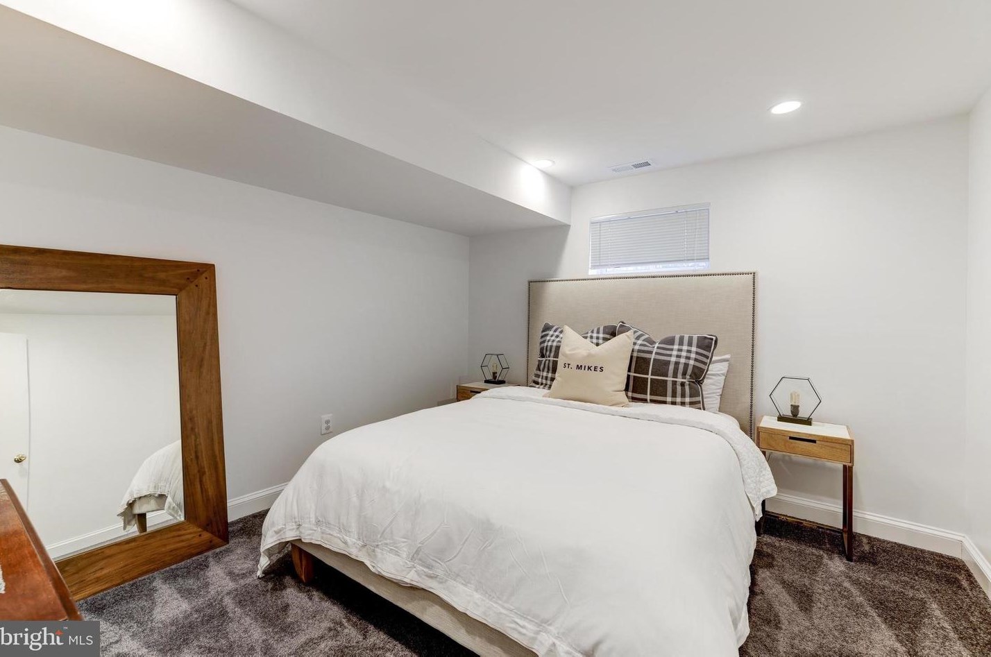 3924 Upland St, Arlington VA  22207-4642 exterior