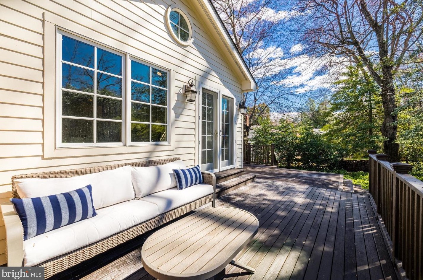 3924 Upland St, Arlington VA  22207-4642 exterior