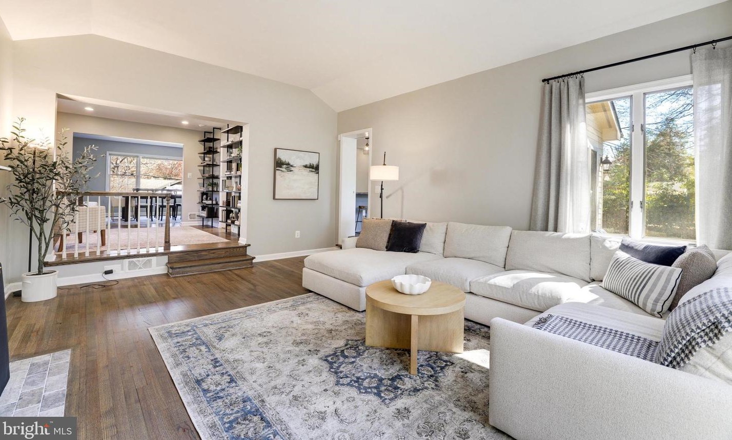 3924 Upland St, Arlington VA  22207-4642 exterior