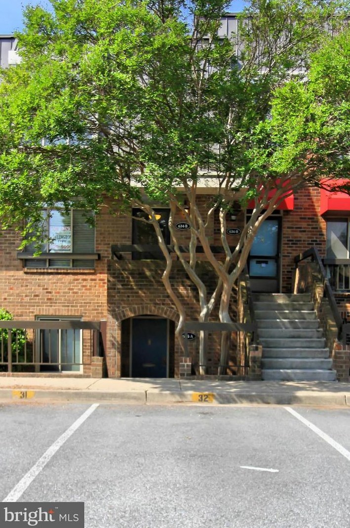 634 15th St S #2, Arlington, VA