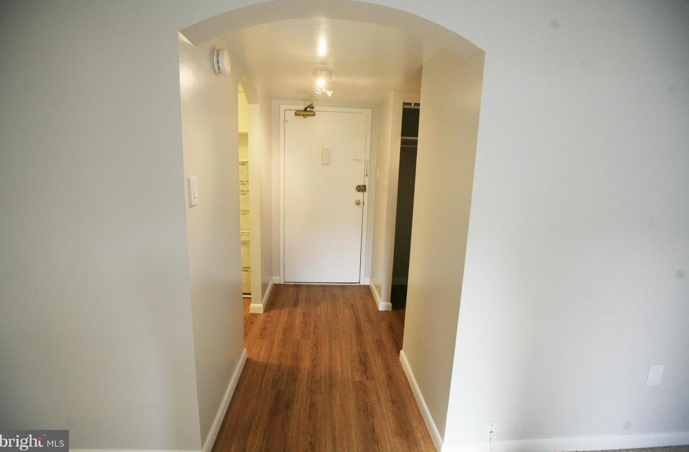 1300 Army Navy Dr #1010, Arlington, VA 22202