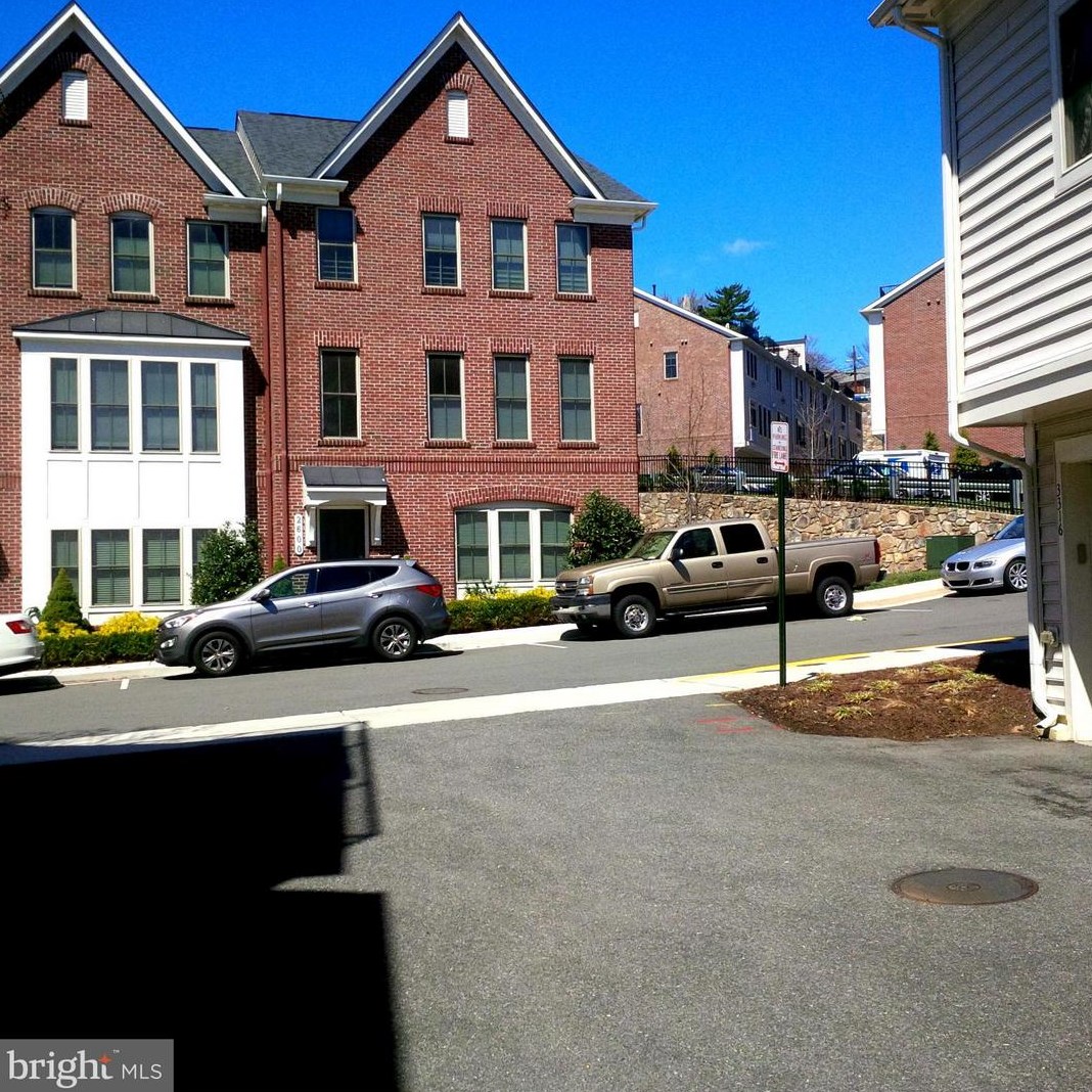 3314 Kemper Rd, Arlington, VA 22206