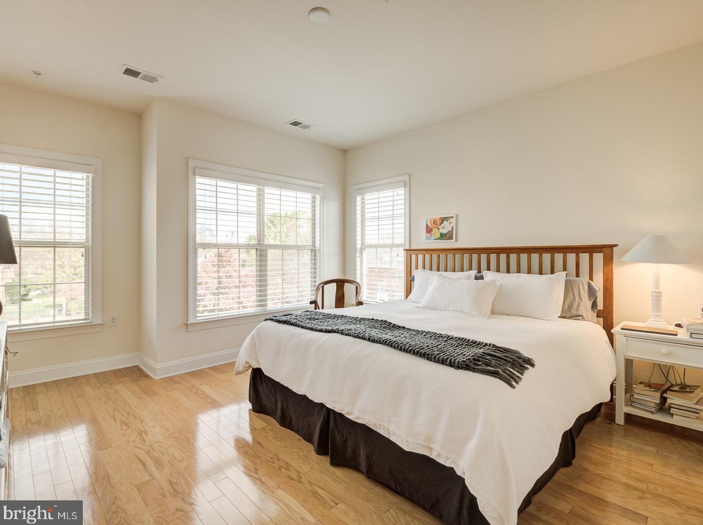 401 George Mason Dr, Arlington VA 22203-2502 exterior