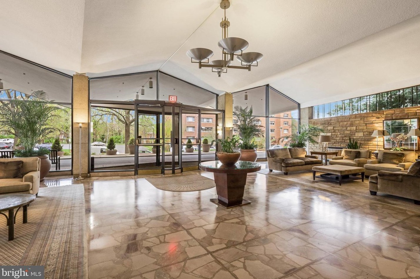 1200 Nash St, Arlington VA  22209-3616 exterior