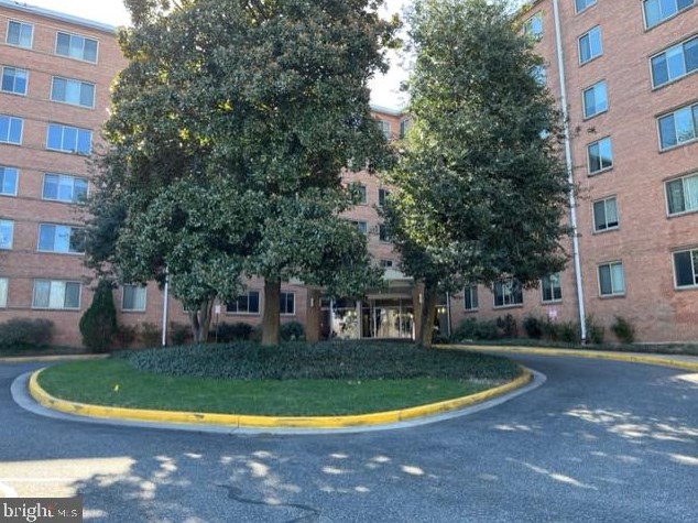 3000 Spout Run Pkwy #b512, Arlington, VA 22201
