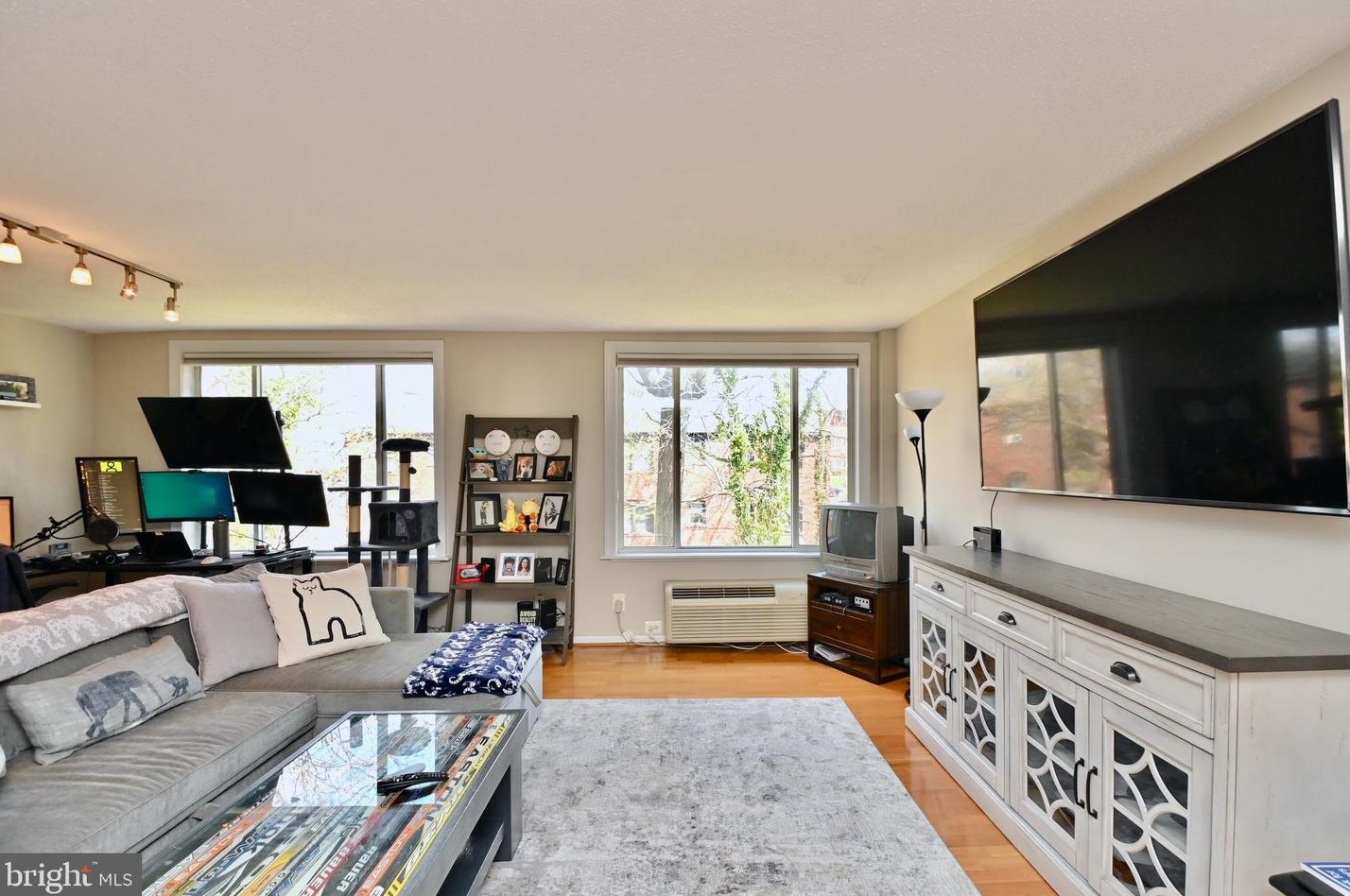 1730 Arlington Blvd #607, Arlington, VA 22209
