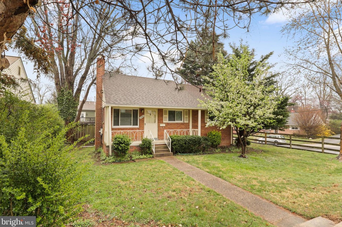 2001 Greenbrier St, Arlington, VA 22205-3024