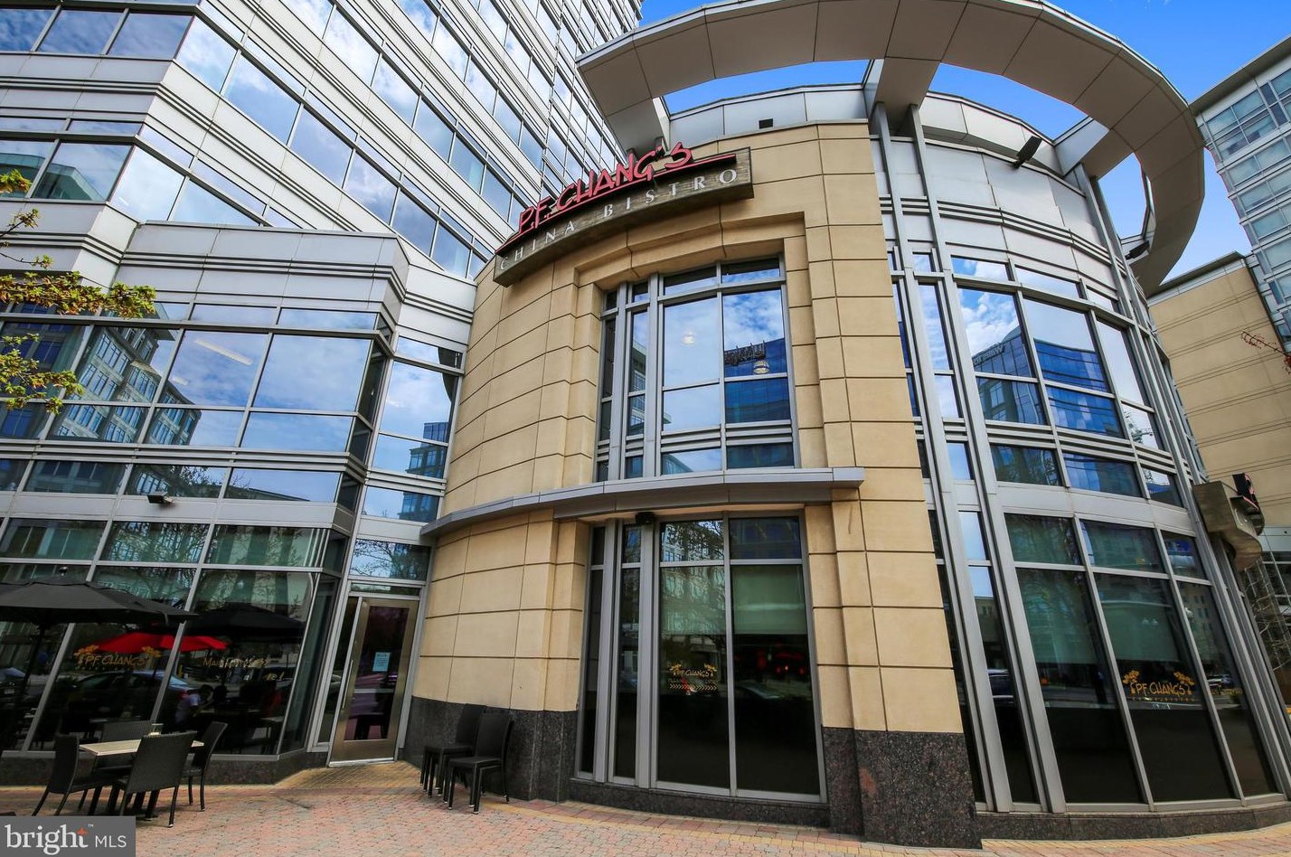 900 Stafford St, Arlington VA  22203-1842 exterior