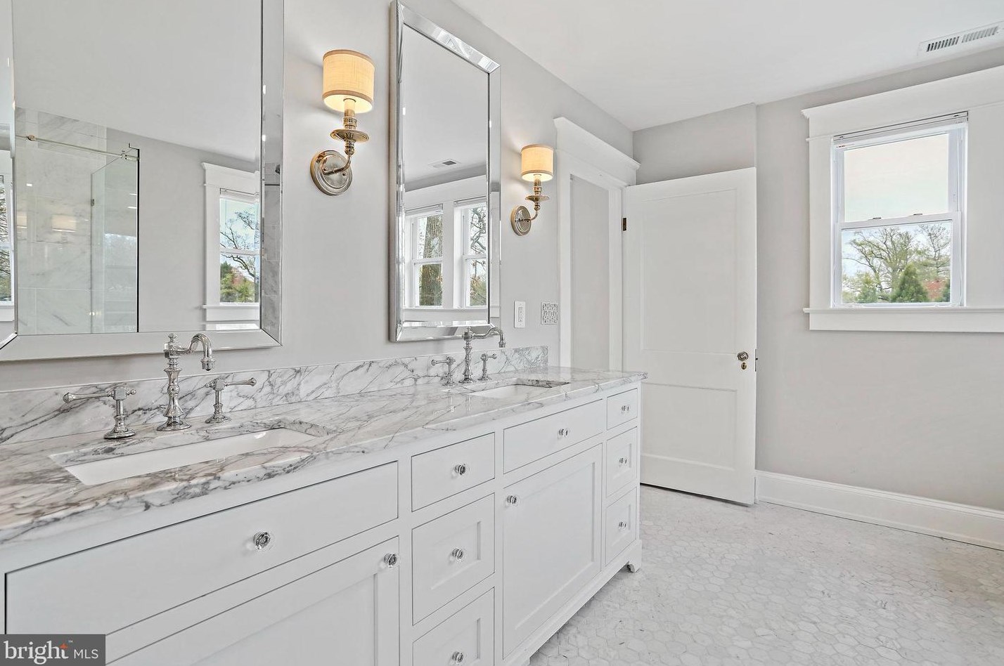 1700 Taylor St, Arlington VA 22204-4046 exterior