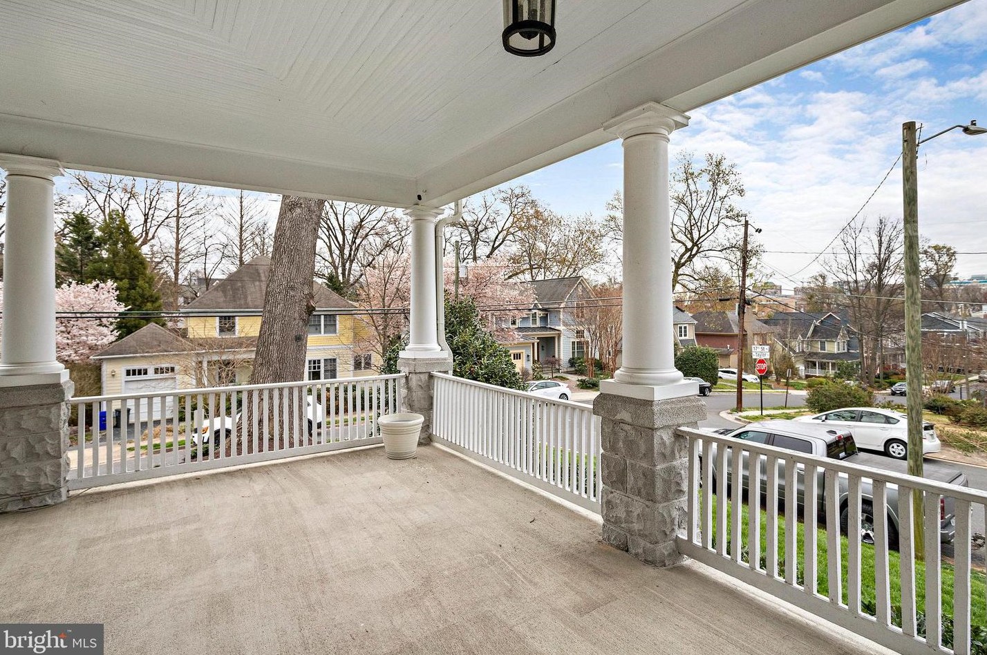 1700 Taylor St, Arlington VA 22204-4046 exterior