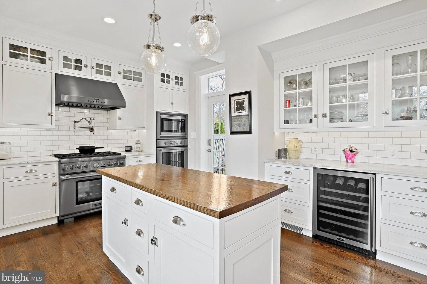 1700 Taylor St, Arlington VA 22204-4046 exterior