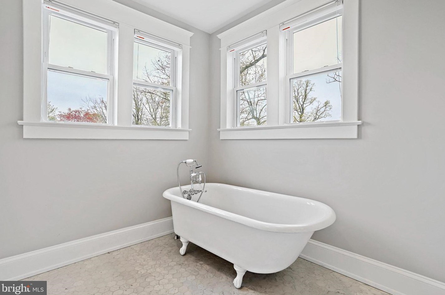 1700 Taylor St, Arlington VA 22204-4046 exterior