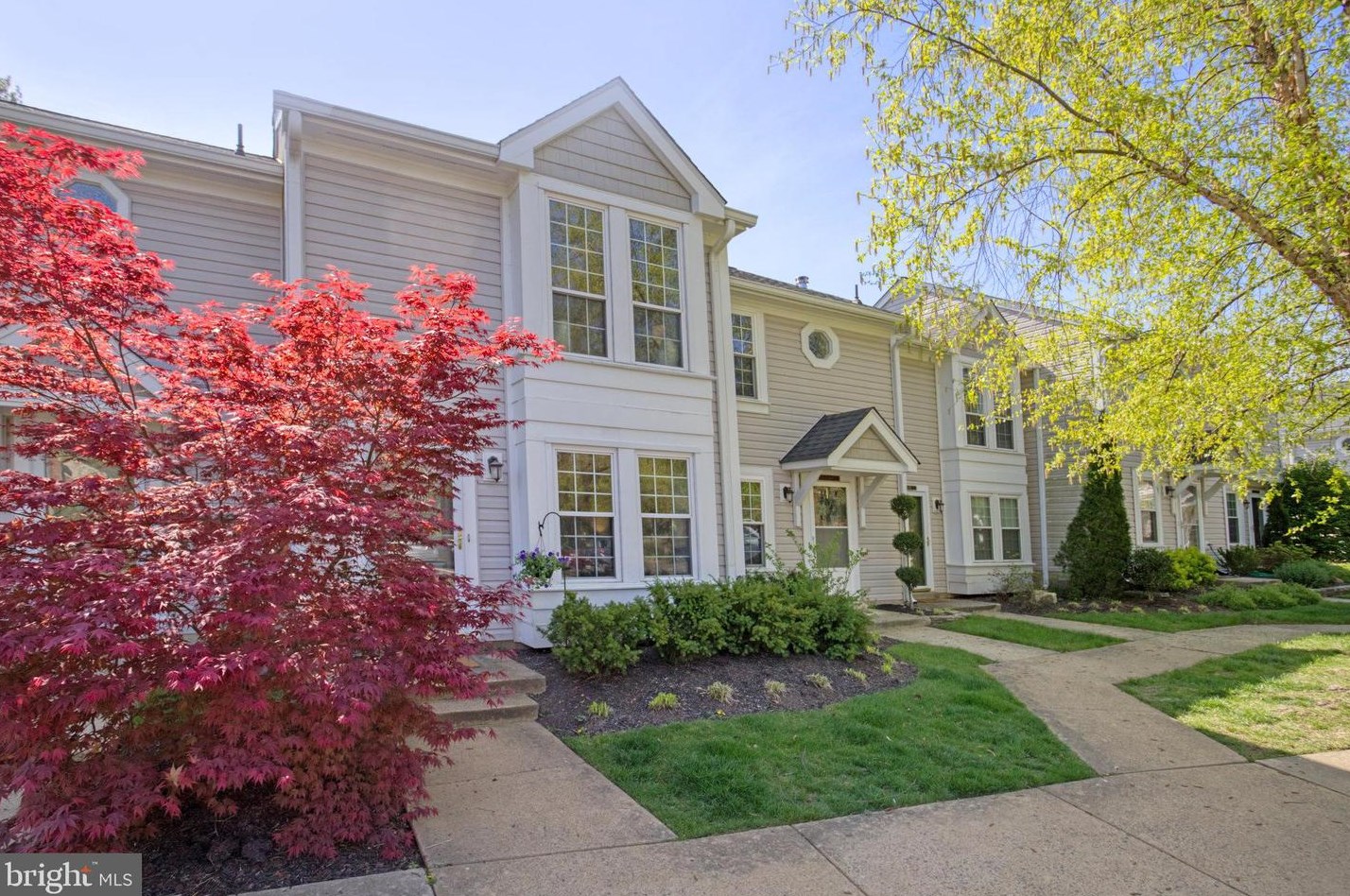 2405 Walter Reed Dr, Arlington, VA 22206-1109