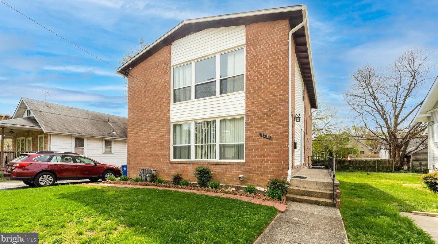 922 19th St S #b2, Arlington, VA 22202