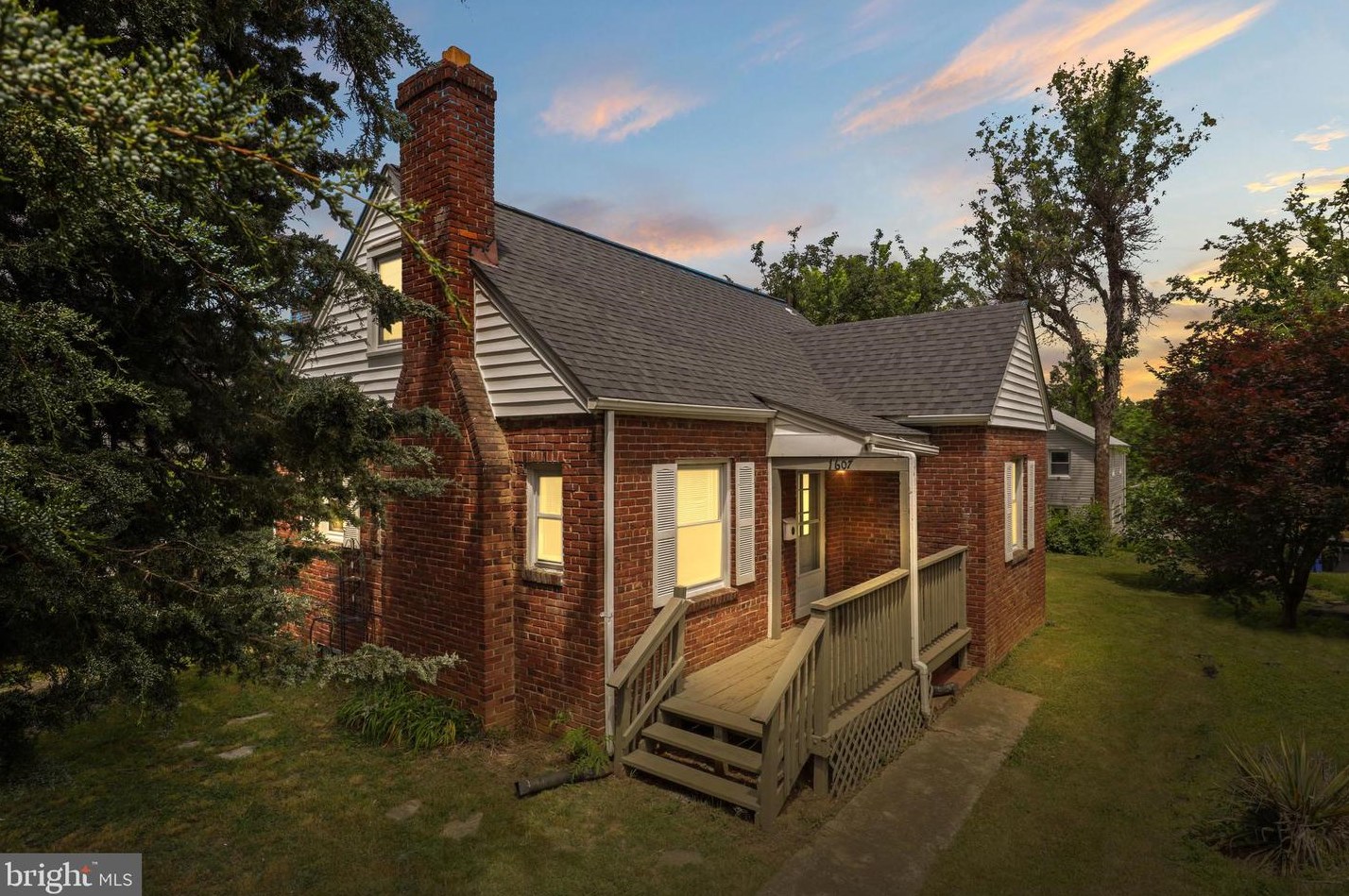 1607 13th St S, Arlington, VA 22204