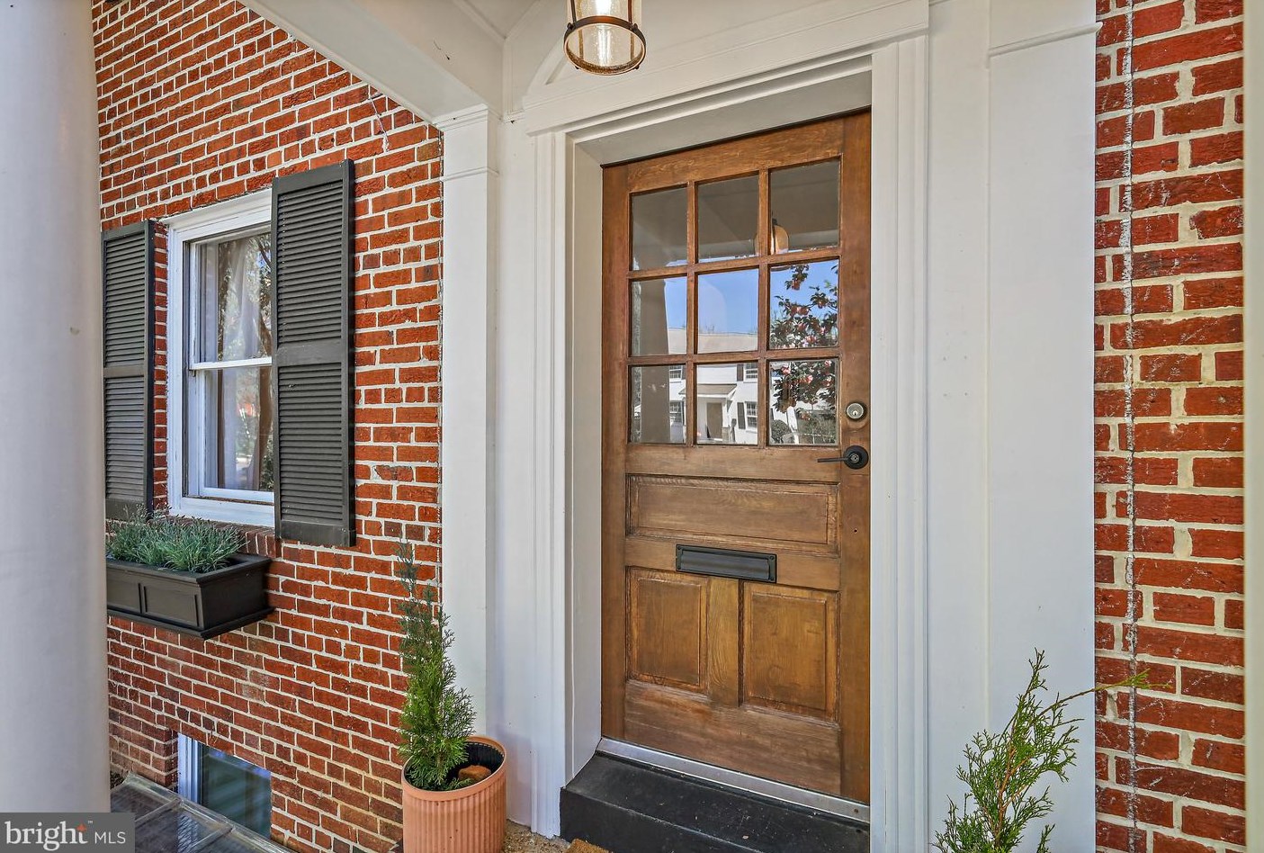 529 Oxford St, Arlington, VA 22203-2224