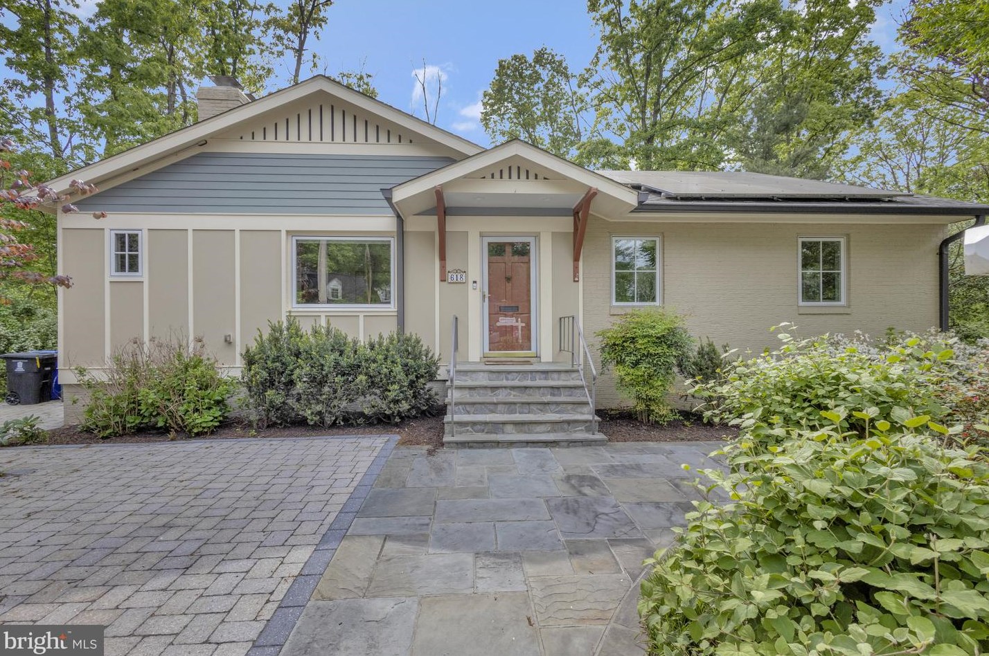 618 Woodstock St, Arlington, VA 22204-1360