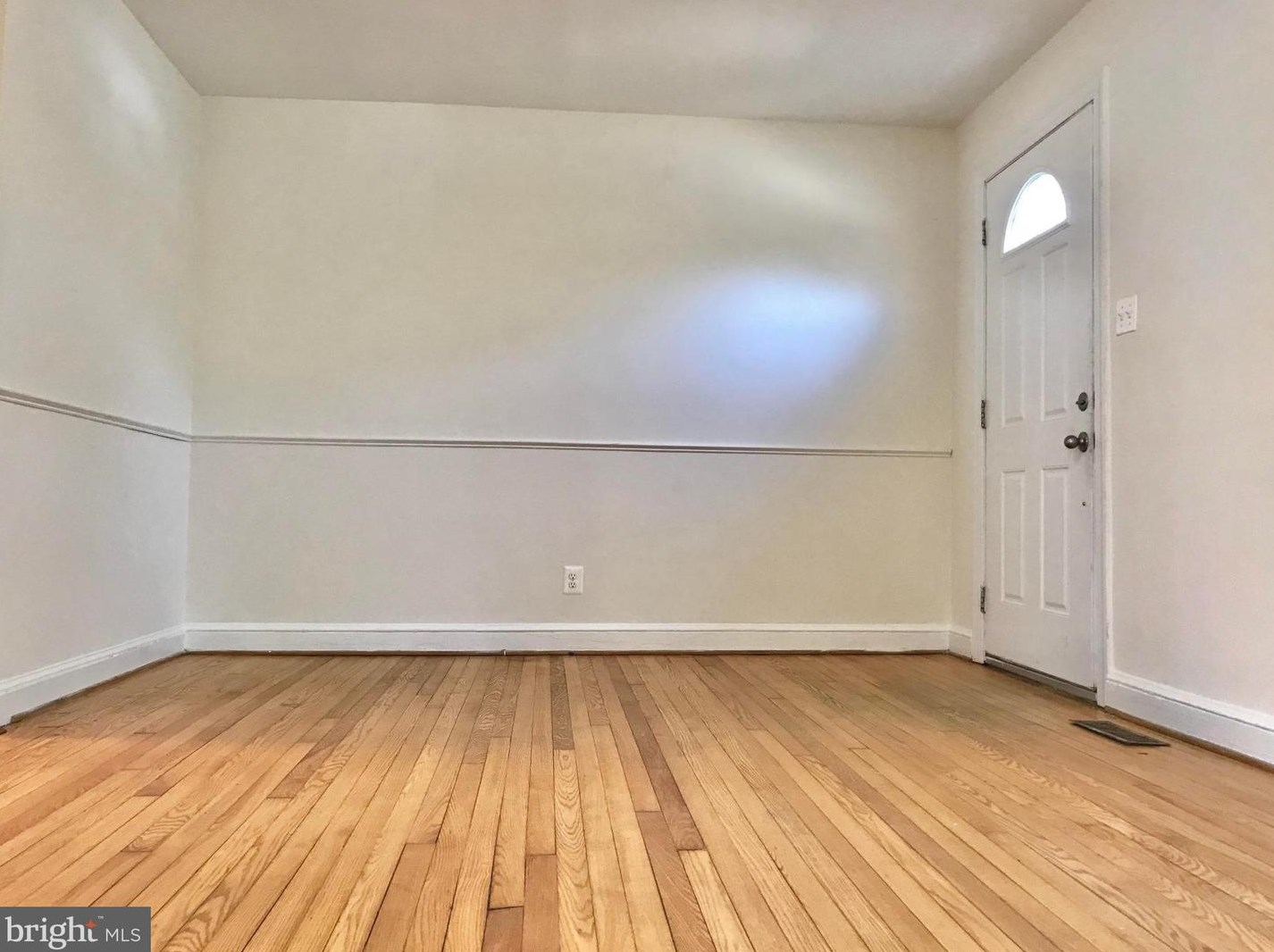 2416 Arlington Blvd #1, Arlington, VA 22204